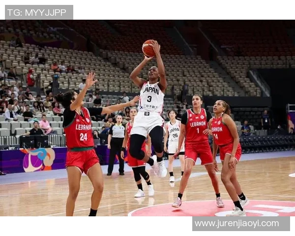 上海女篮与陕西女篮激战正酣谁能在这场对决中笑到最后 上海女篮与陕西女篮激战正酣谁能在这场对决中笑到最后