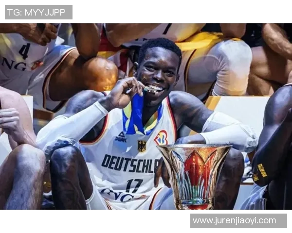 丹尼斯施罗德的篮球之路与未来展望:从NBA新星到球队核心的成长历程 丹尼斯施罗德的篮球之路与未来展望:从NBA新星到球队核心的成长历程