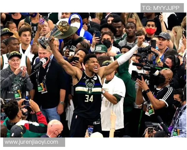 勇士与雄鹿激战正酣直播吧为您带来精彩赛事全程回放 勇士与雄鹿激战正酣直播吧为您带来精彩赛事全程回放