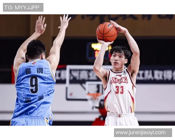 巴素利与狼队激战正酣谁能在这场较量中笑到最后